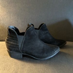 Steve Madden Black Suede Ankle Boots Booties Wonens Size 8